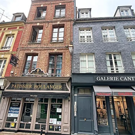 Le Coeur Du Centre Historique Refait A Neuf