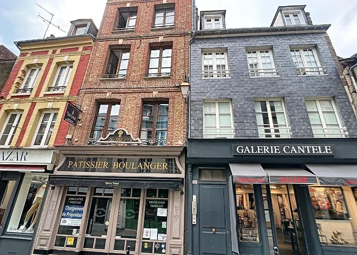 Le Coeur Du Centre Historique Refait A Neuf