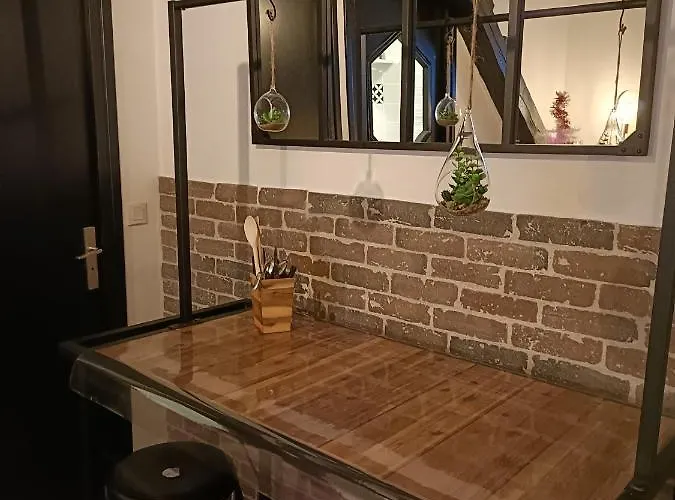 Le Coeur Du Centre Historique Refait A Neuf * Онфлёр